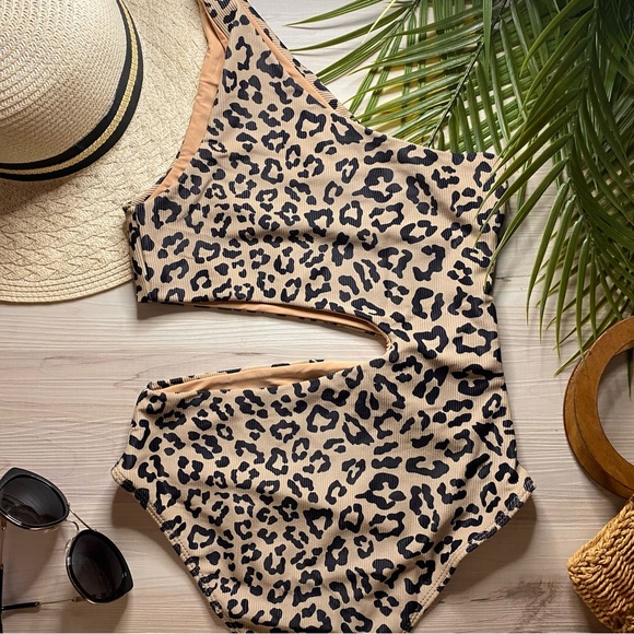 NWOT Beach Riot Leopard Animal Print Asymmetrical Celine One Shoulder One Piece - Picture 6 of 16